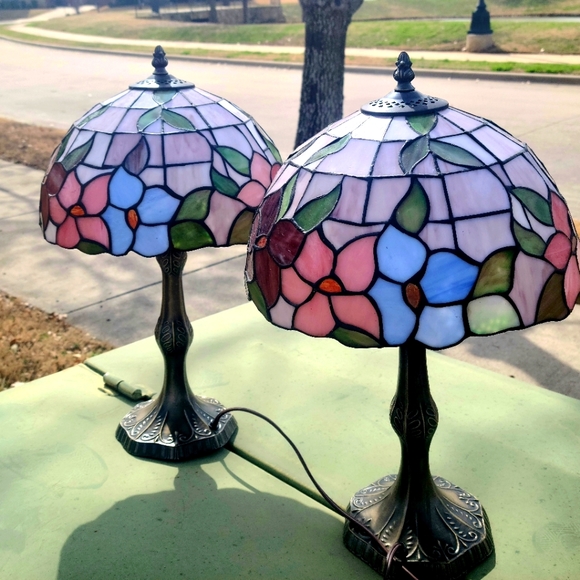Vintage Tiffany-style stained glass lamps - Picture 1 of 5